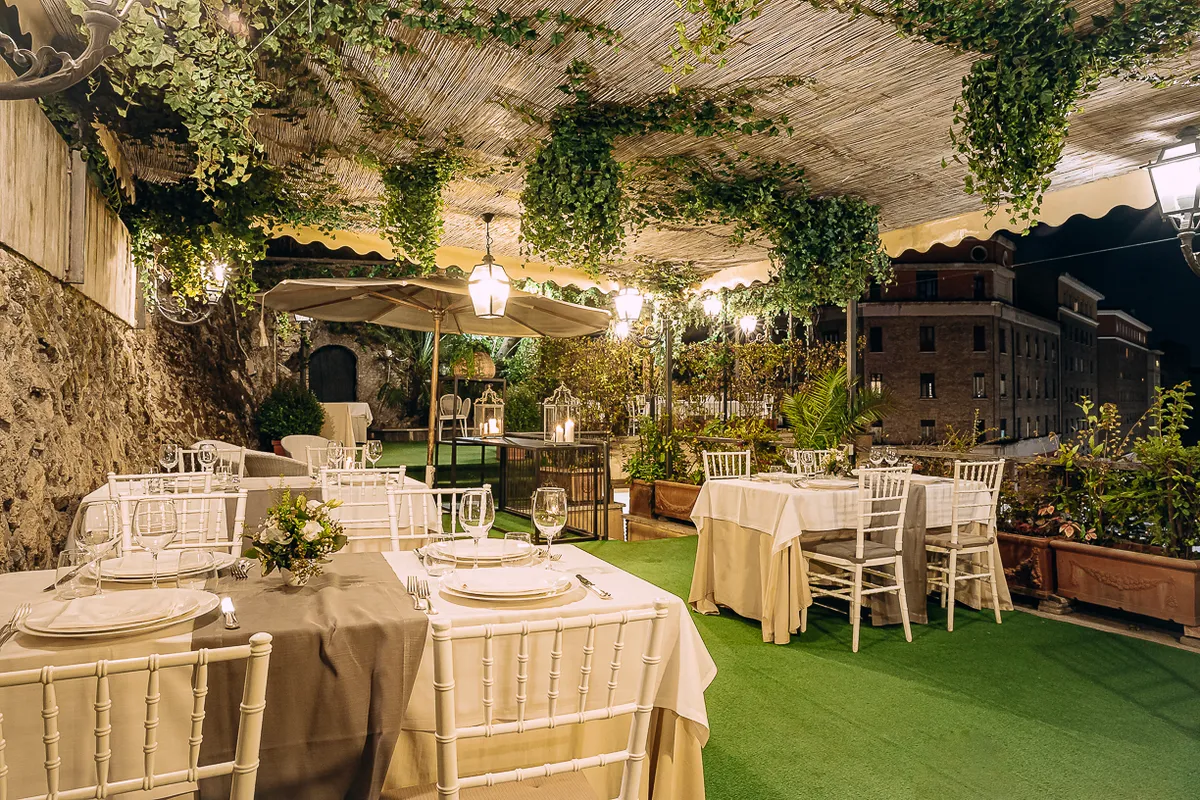 restaurant with terrace in Rome